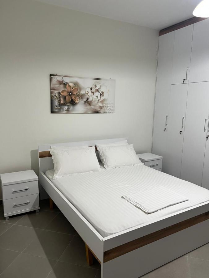 Amazing Familiar Apartments And Rooms Sarandë Eksteriør bilde