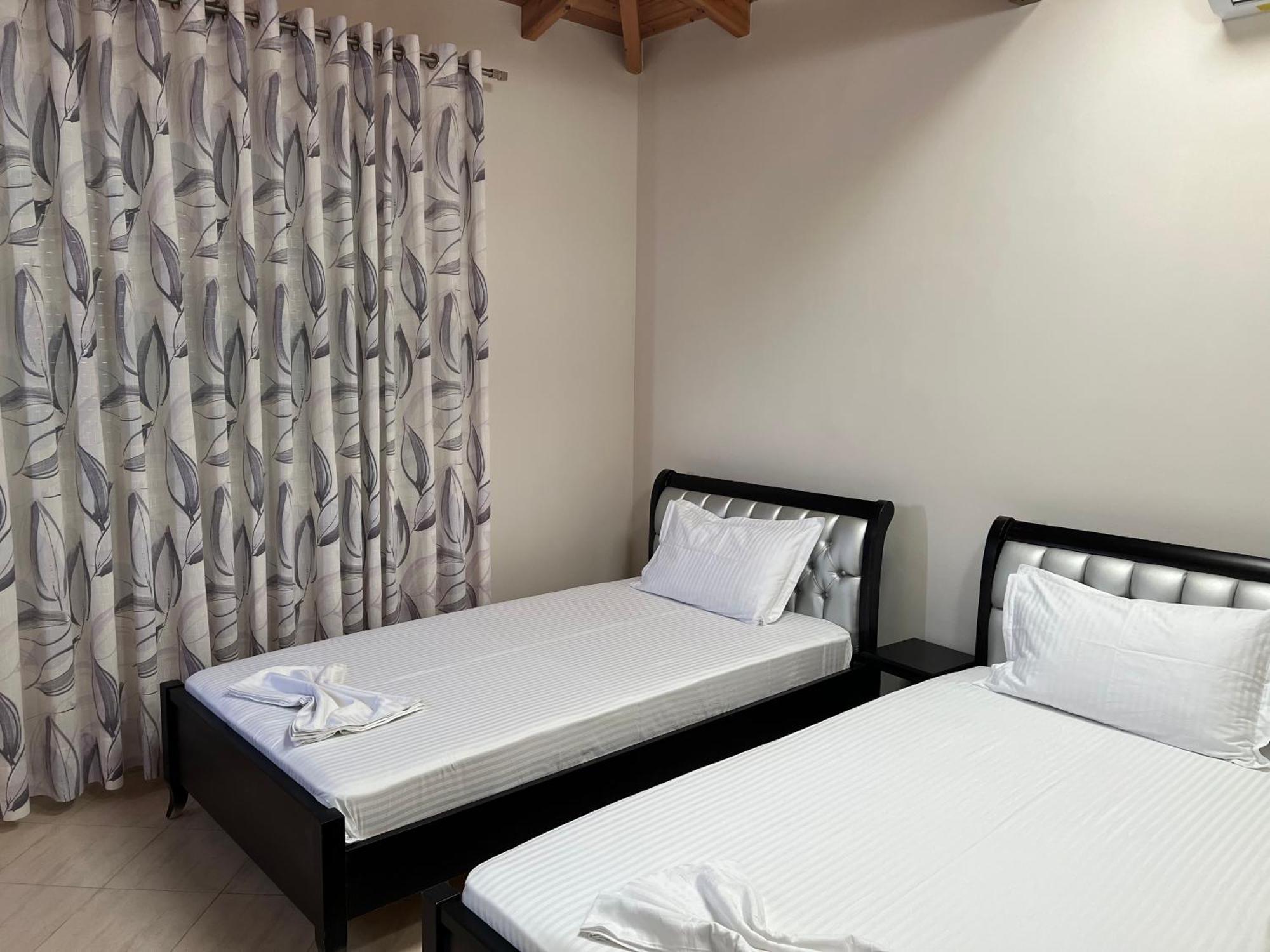 Amazing Familiar Apartments And Rooms Sarandë Eksteriør bilde