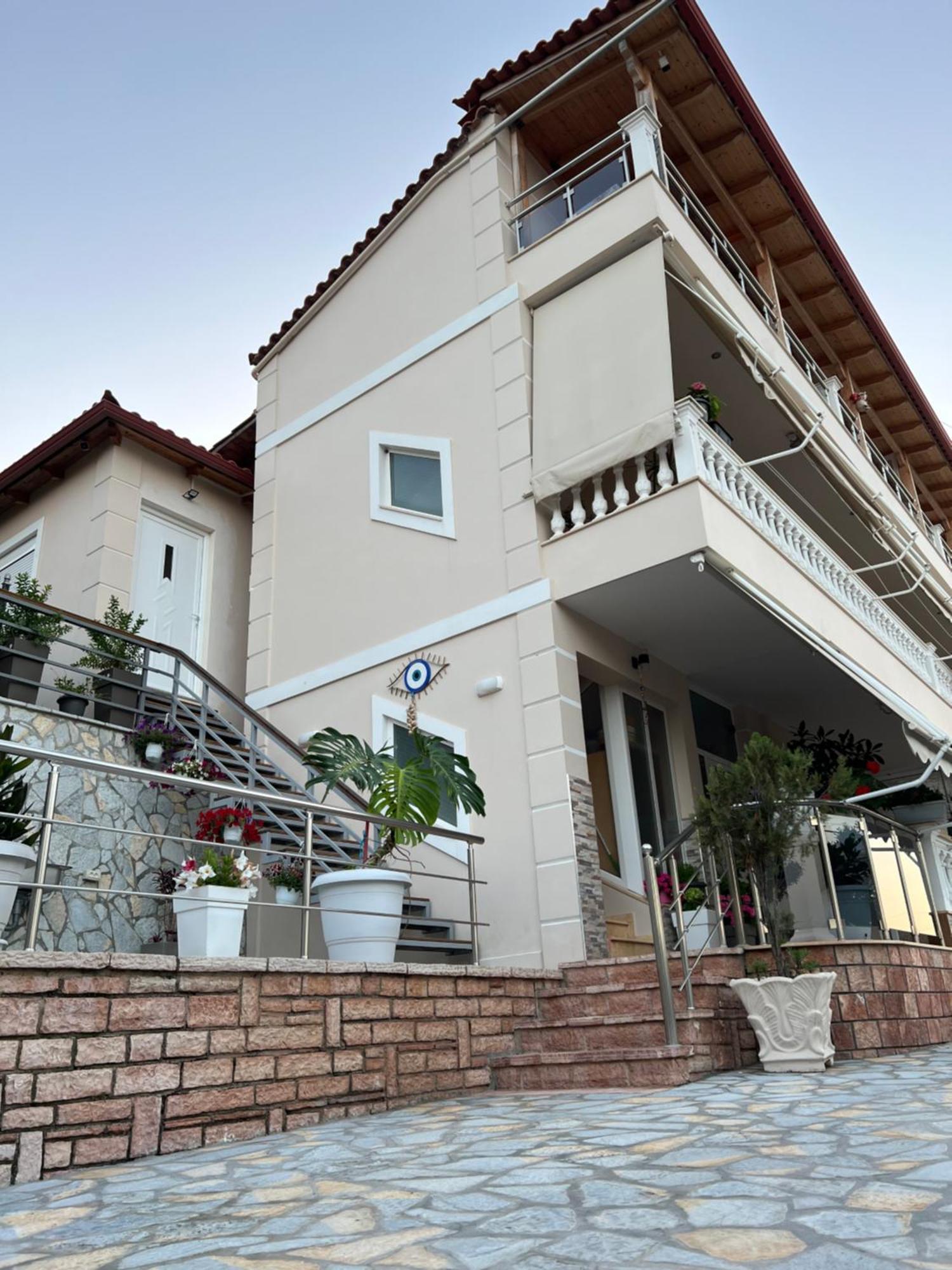 Amazing Familiar Apartments And Rooms Sarandë Eksteriør bilde