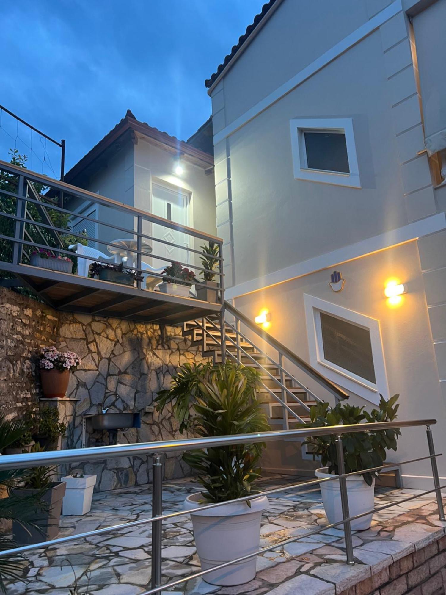 Amazing Familiar Apartments And Rooms Sarandë Eksteriør bilde